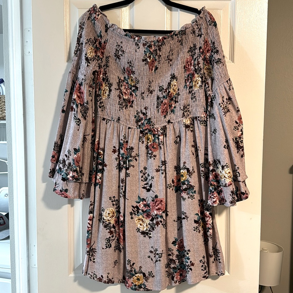 Off the shoulder floral bell sleeve dress, size Large